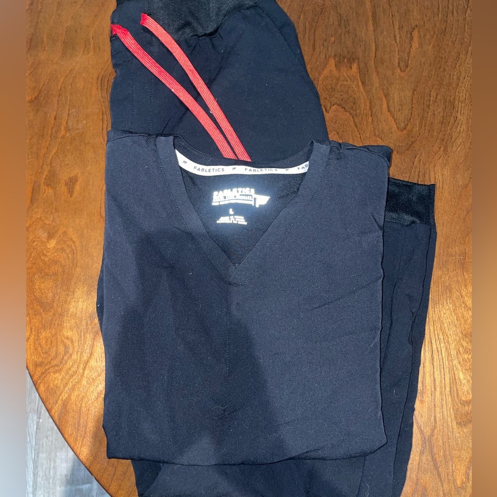 Black fabletics scrub set, large